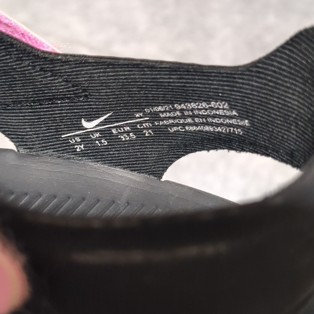 Nike Girls Sport Sandals Pink Black Stylish Lightweight & Comfortable size 2Y - Picture 7 of 8